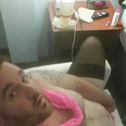 B0099b's Chat & Dating Profile