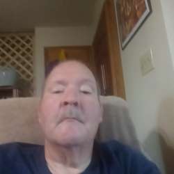 Cmmm's Chat & Dating Profile