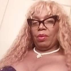DesignerCandy's Chat & Dating Profile