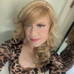 MaggieNC's Chat & Dating Profile
