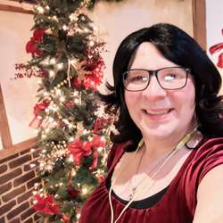 RobynR215's Chat & Dating Profile