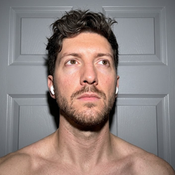 Steve3211's Chat & Dating Profile
