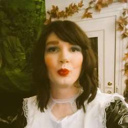 dressmeuptoplay's Chat & Dating Profile